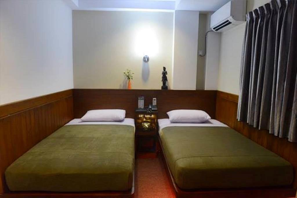 Green Paradise Hotel Yangon Rum bild
